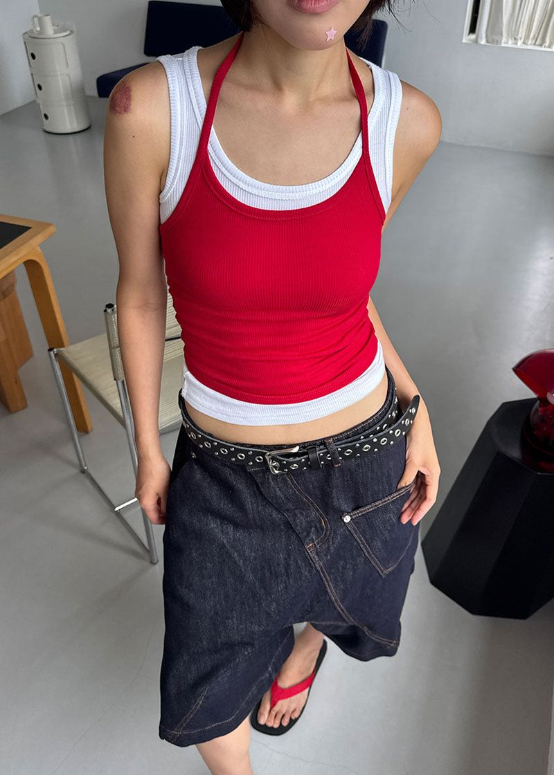 CROPPED HALTER SLEEVELESS