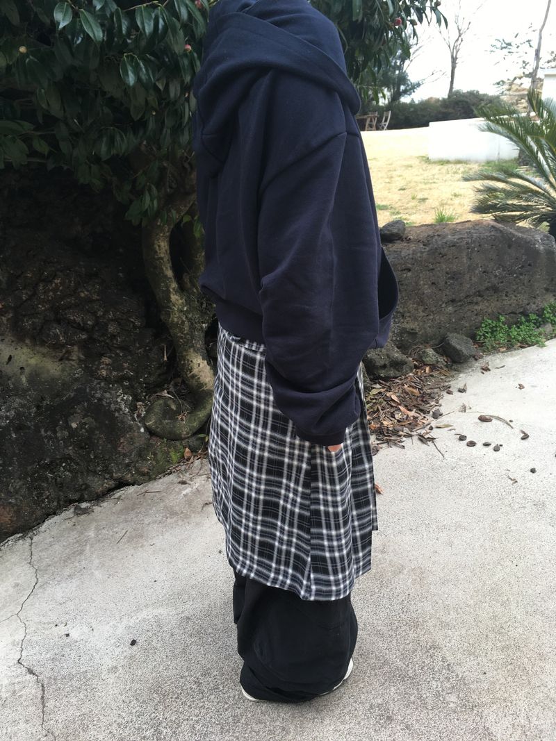 Ruffle open shoulder hoodie