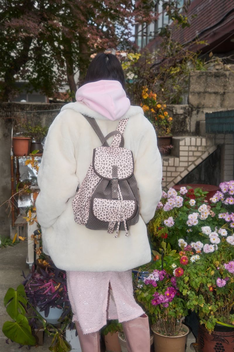 SHAKIRI(シャキリ)の「SHAKIRI LEOPARD MIXED BACKPACK (PINK/BROWN)(Bags)」