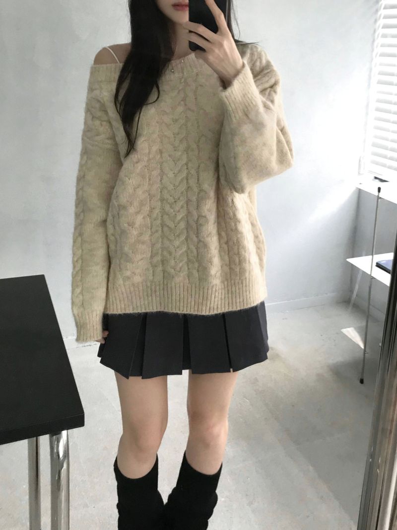 Kitten（キッテン）の「Melton loose fit knitwear (2 colors)（Tops）」