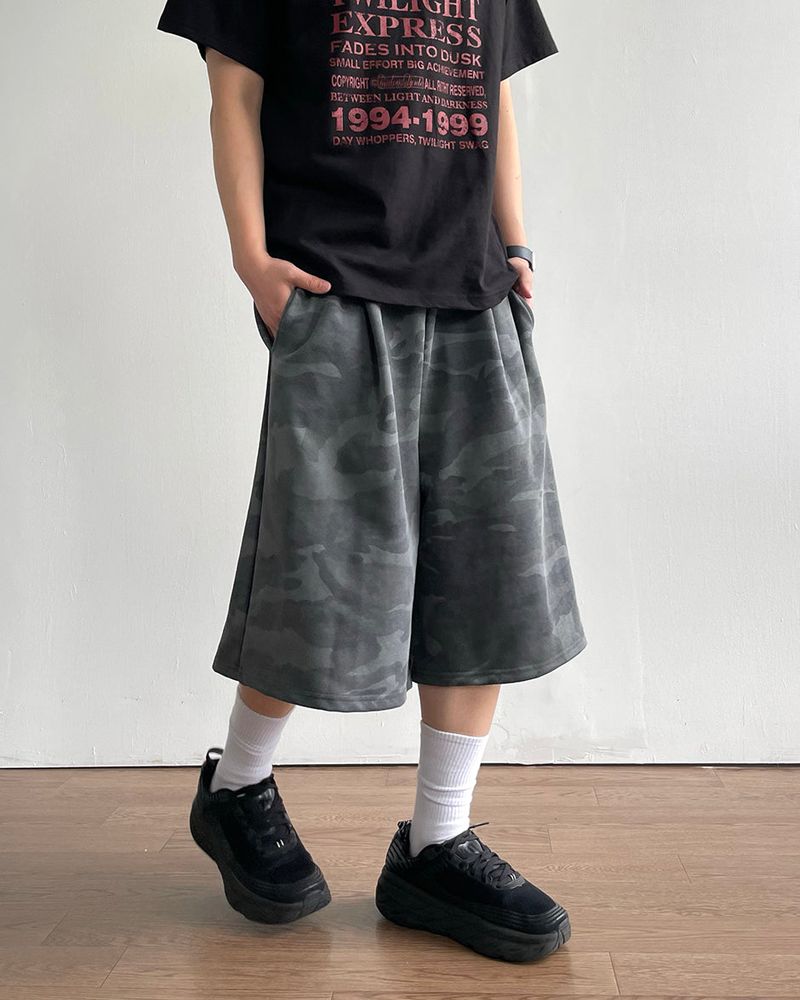 Leo Camo Bermuda Sweatpants