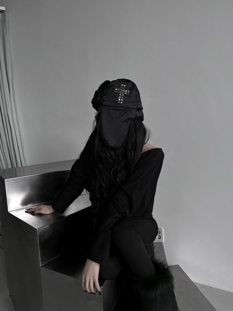cross stud fur trapper hat