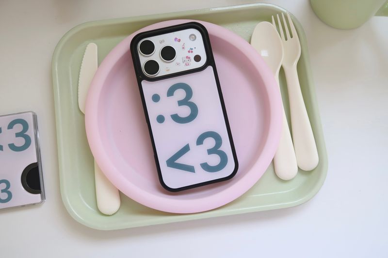 i43（アイササム）の「[MADE]ナンバー3 エモジ ケース(Vintage pink) (magsafe) （スマホグッズ/小物）」