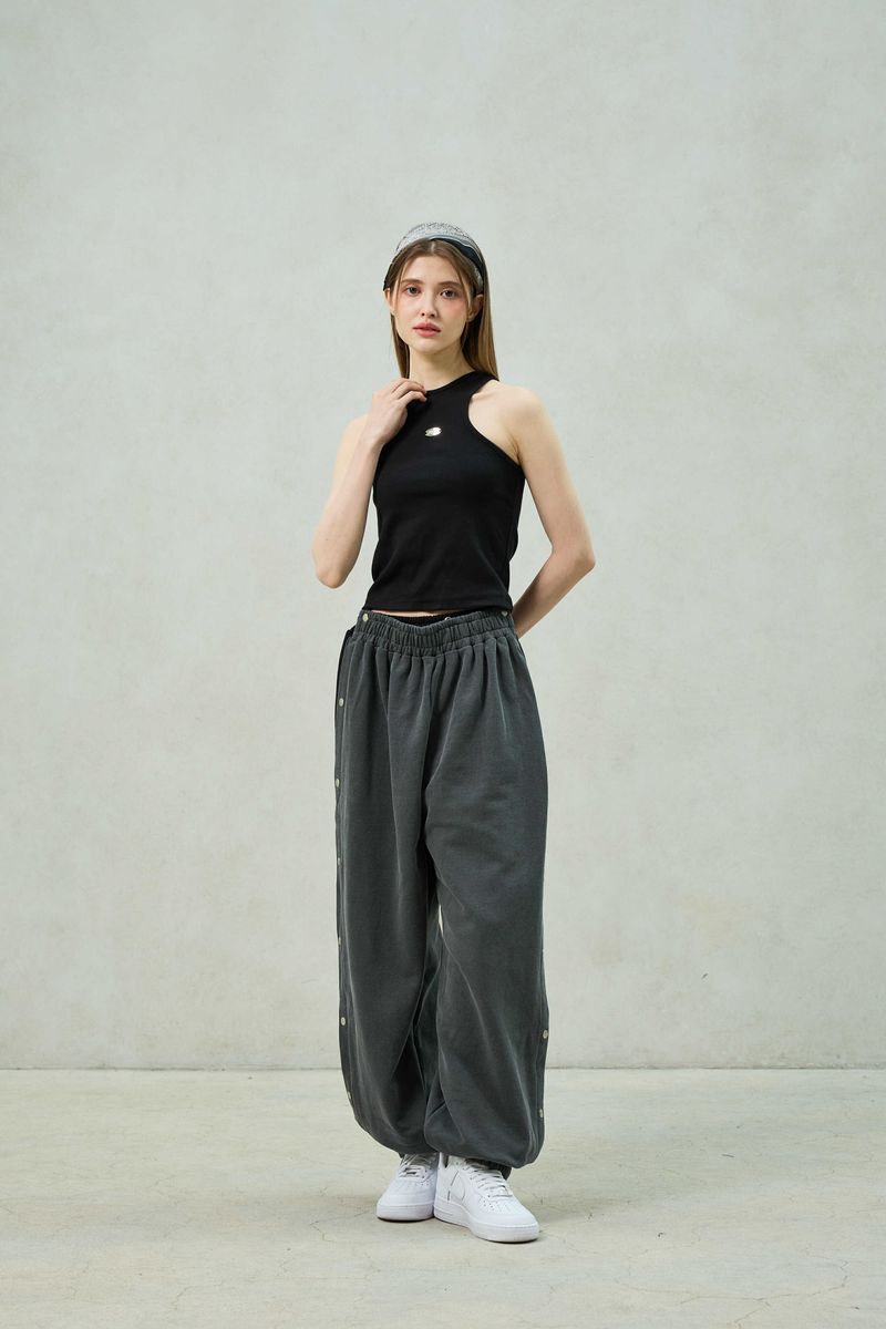 POPPY SLEEVELESS TOP / BLACK