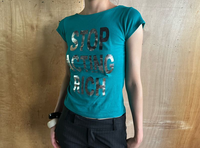 silver lettering tee