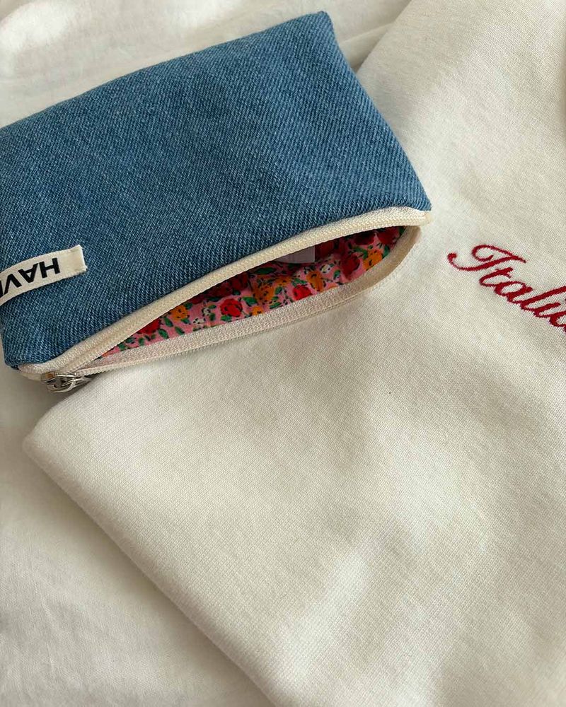 Denim & flower flat pouch - blue , M size