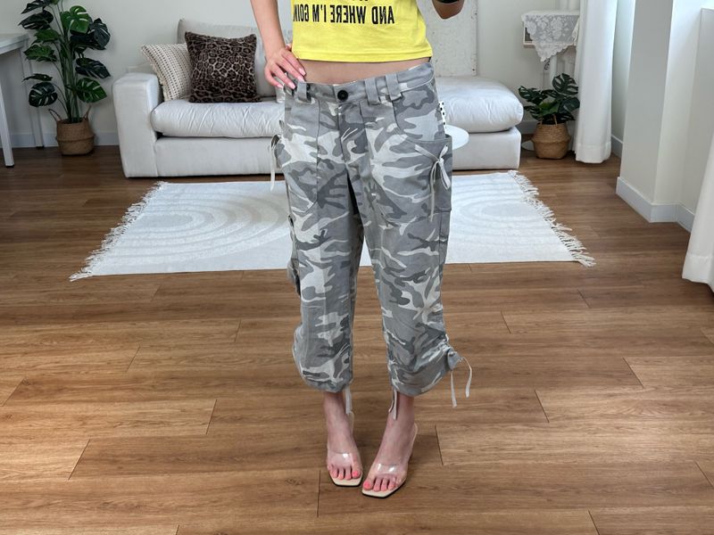 ribbon camo capri pants