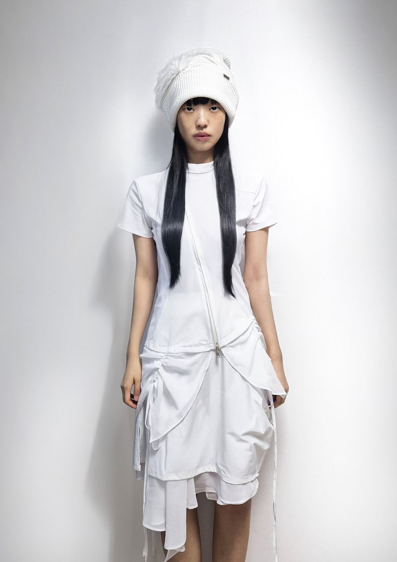  FLUFFY FORM BEANIE . WHITE