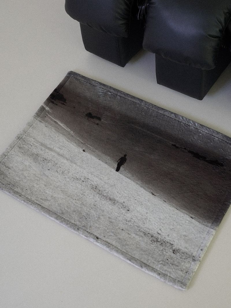 mono seaside mini rug