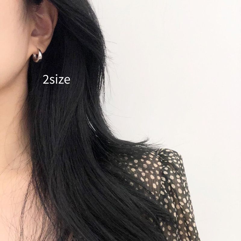 Bold mini earring