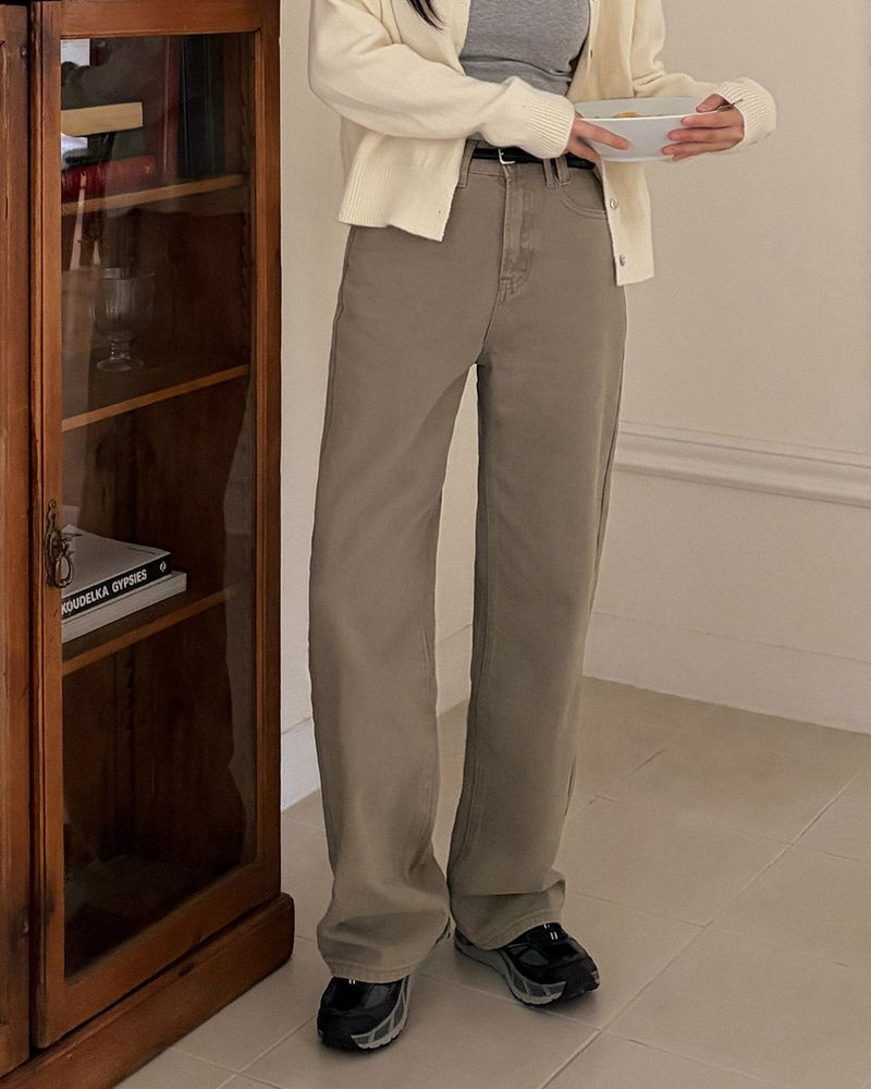Along wide pants