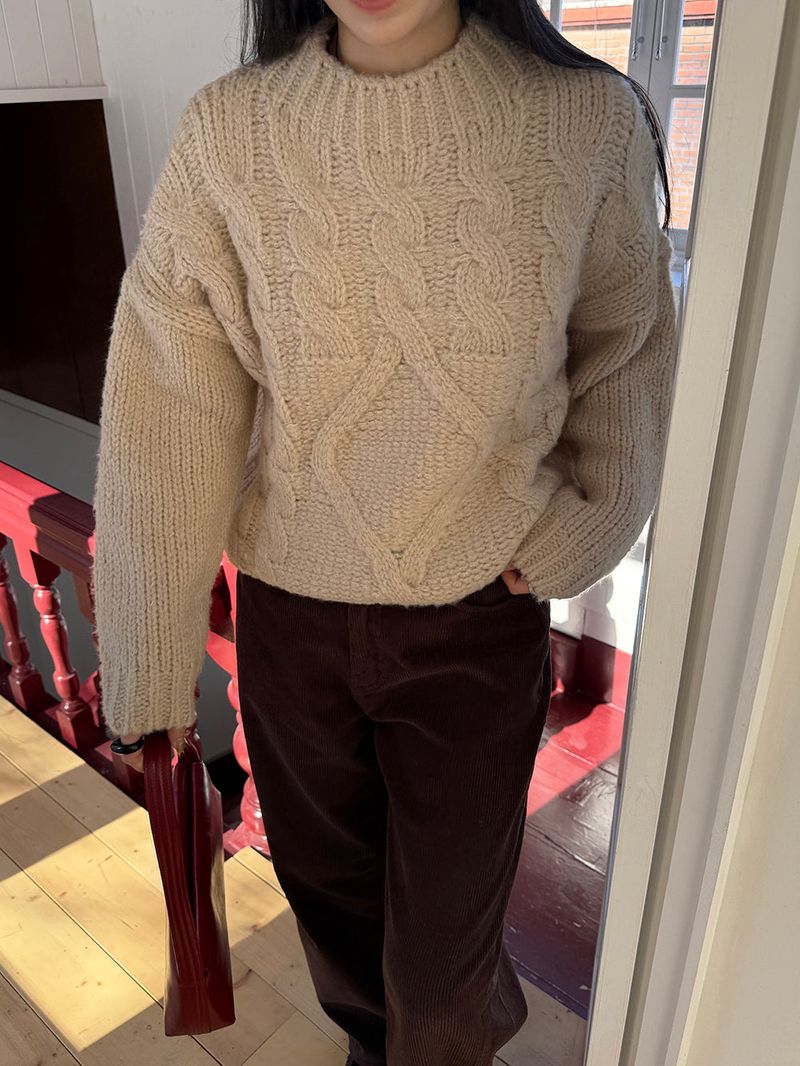 [MADE] MUHR HIGH-NECK CABLE KNIT