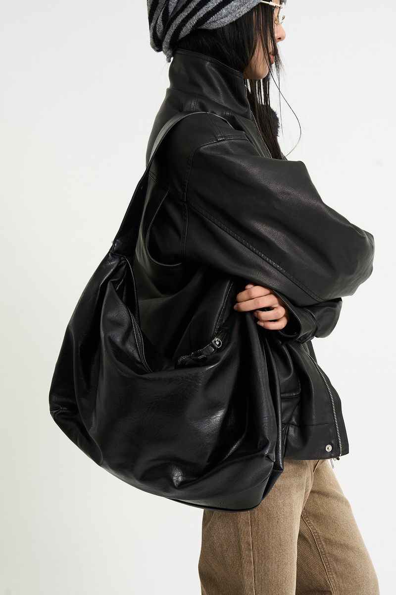 Raucohouse（ラウコハウス）の「Bold cross hobo bag（Bags）」