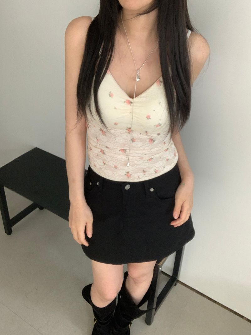 Daniel Lace Flower Sleeveless