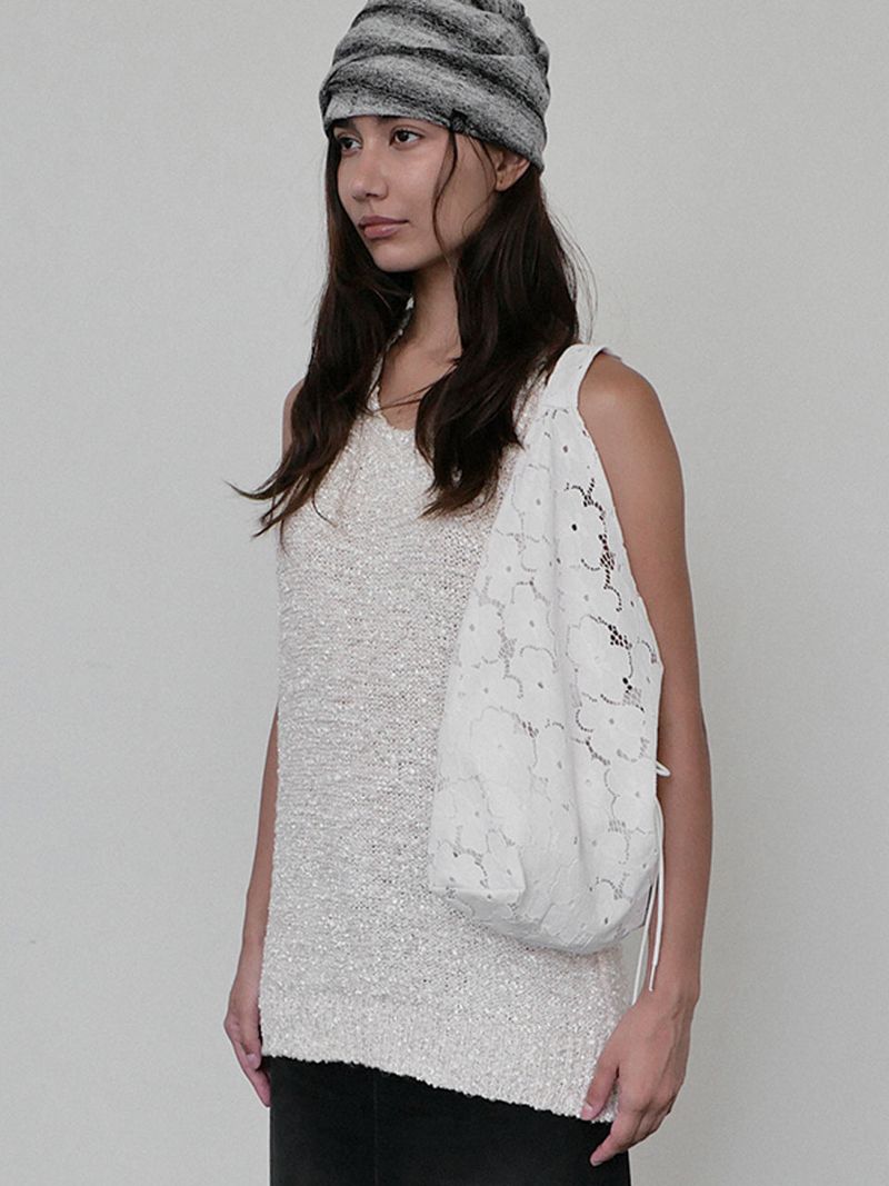 VOOR(ボル)の「Jeanne Suede Shoulder Bag_Ivory(Bags)」