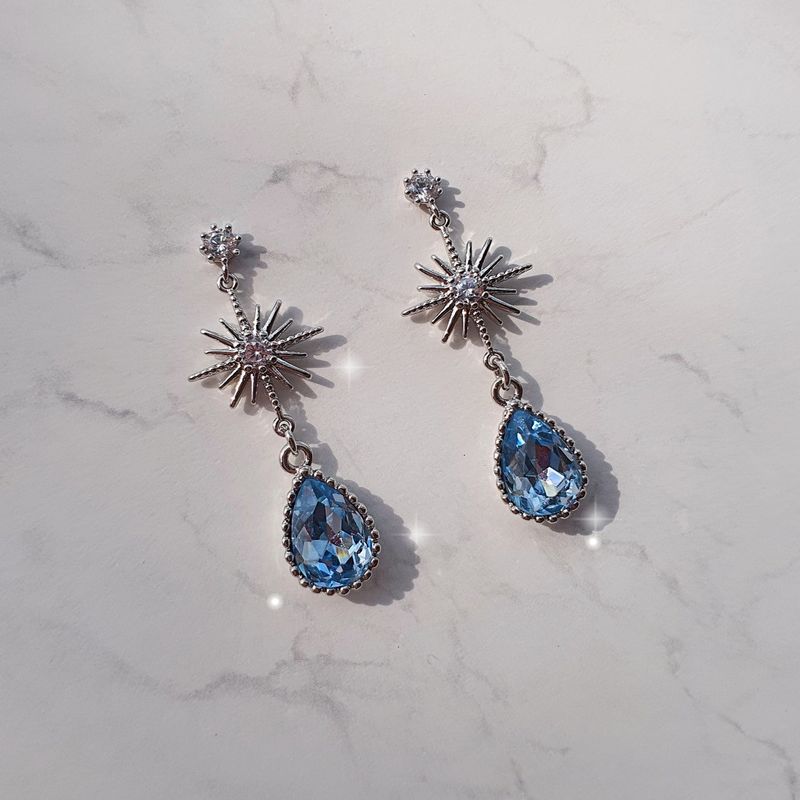 Starry Teardrops Earring - Light Sapphire