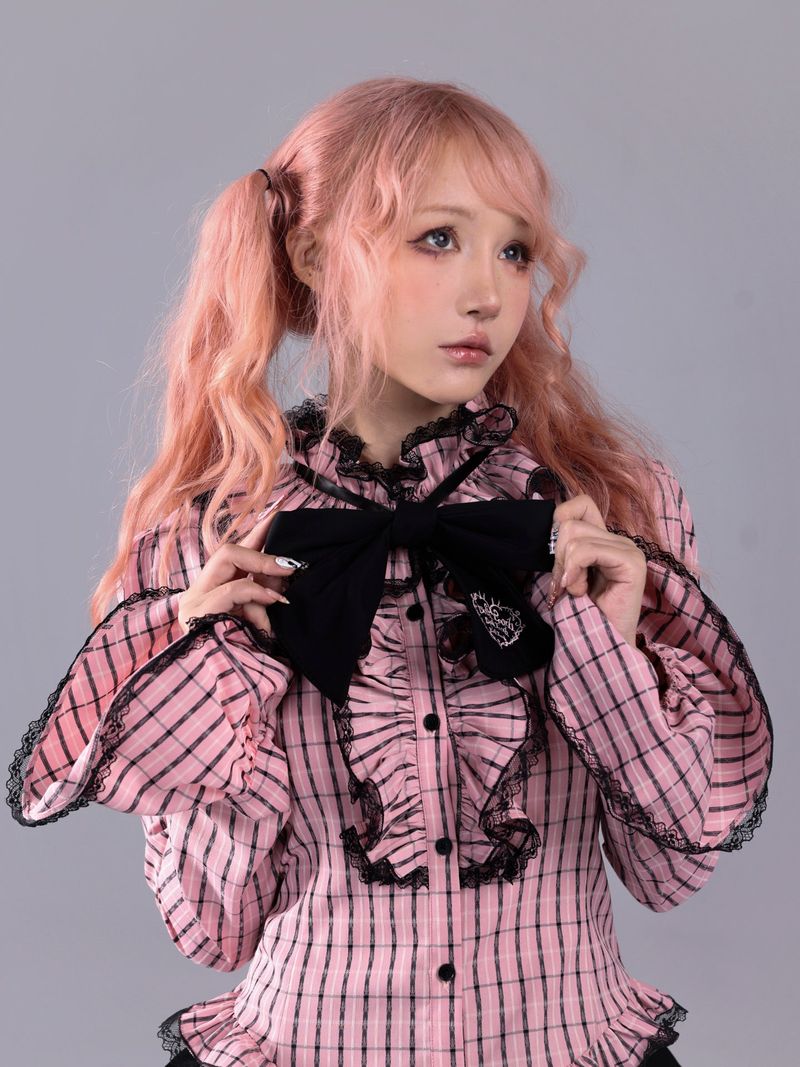 EVIL TOOTH（イービルトゥース）の「EVILTOOTH Eliza Heart Pink and Black Plaid Ruffle Collar Shirt with Embroidered Bow and Slim Flared Sleeves（Tops）」
