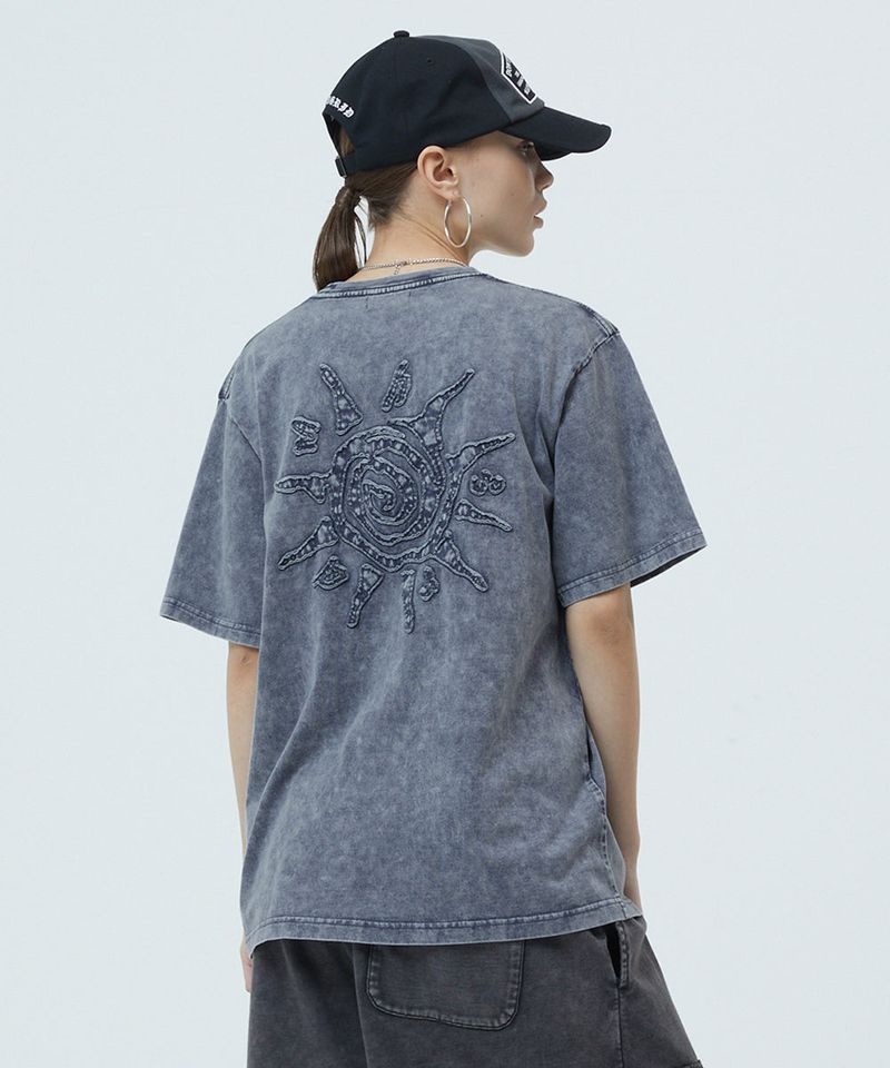 mahagrid（マハグリッド）の「WASHED SOLAR APPLIQUE TEE（Tops）」