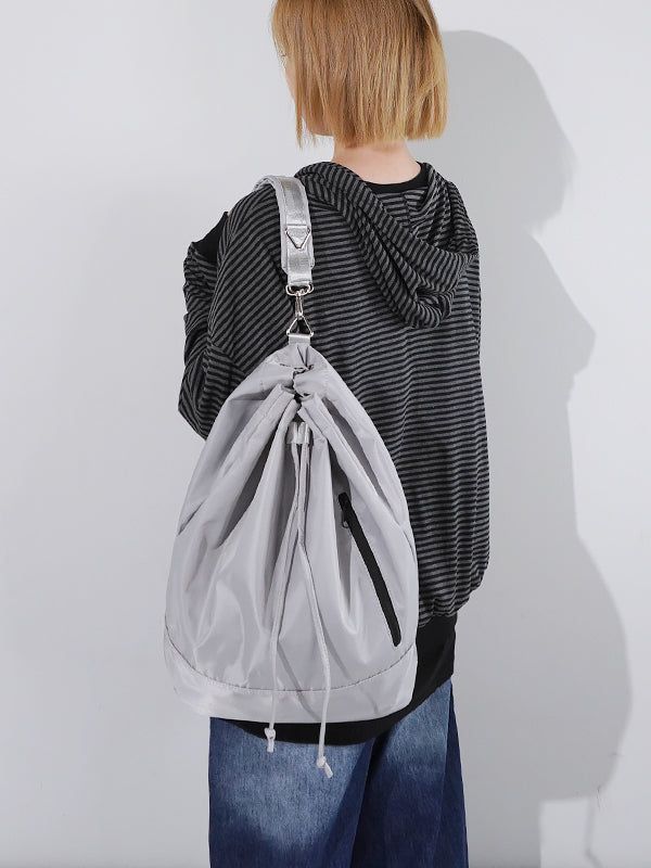 KIXI（キッシー）の「(UNISEX) Flux Lightweight Drawstring バックパック（バッグ）」