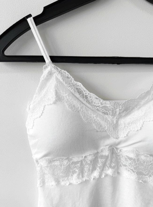 Soft lace slim top