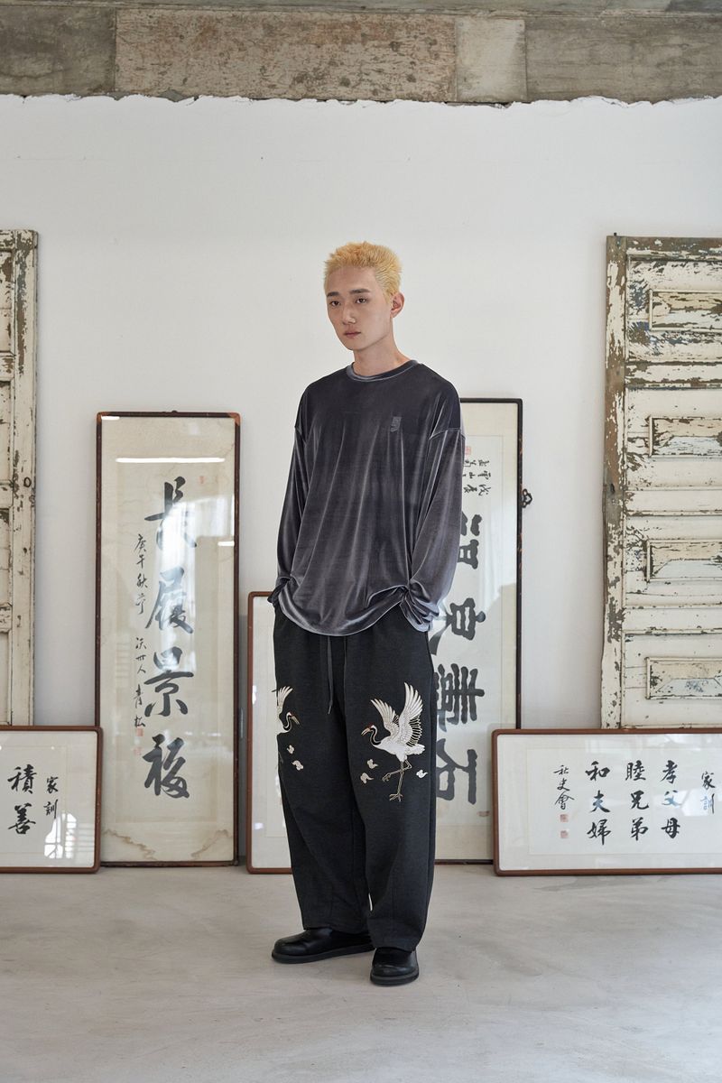 CRANE EMB. H-T SWEAT PANTS (Charcoal)