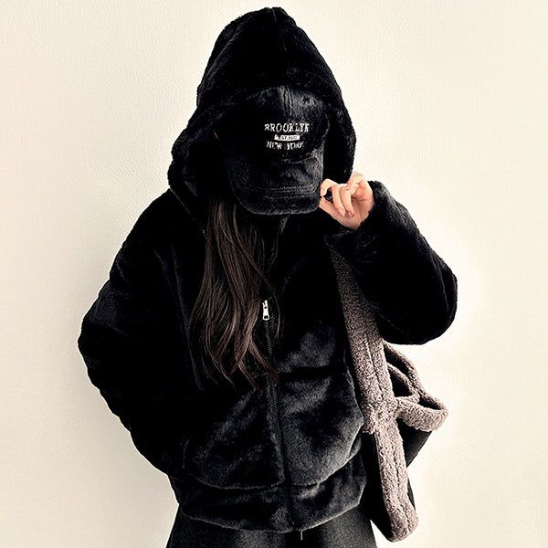 hijjoo（ハイチュー）の「Noah Brooklyn Lettering Embroidery Fur Ball Cap （Hats）」