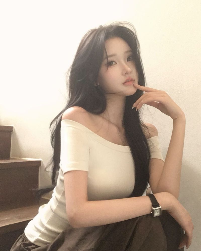 BEIDELLI（ベイデリー）の「[MADE] Muse Slim Fit Off Shoulder Short Sleeve T-shirt（Tops）」