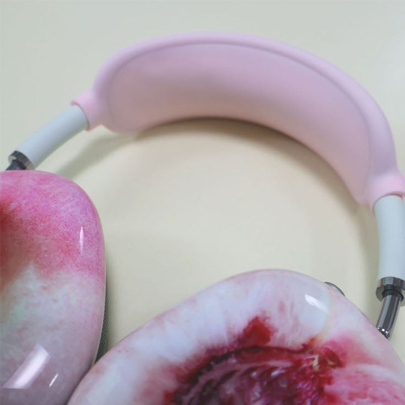 zansang（ジャンサン）の「インアンドアウトフルーツAirpodsMax ケース(+Pink Rubber band)（スマホグッズ/小物）」