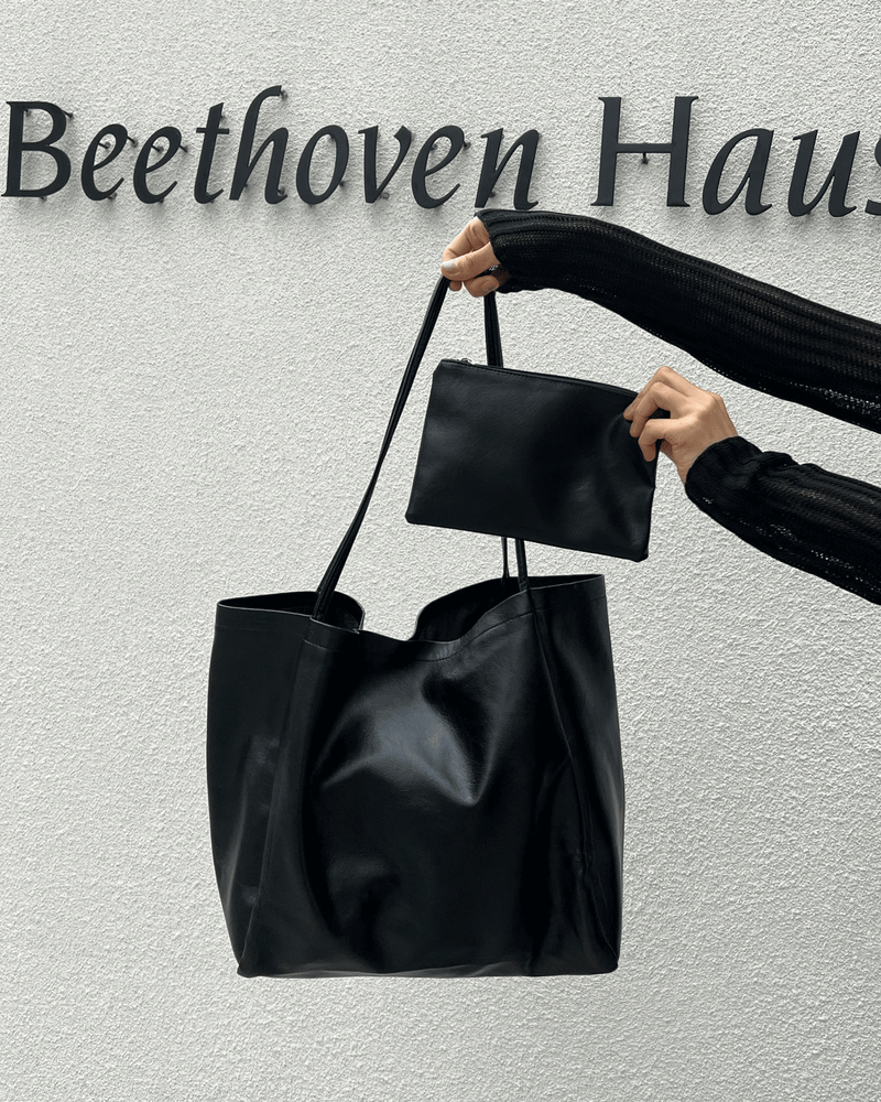 GUSTA（グスタ）の「Beethoven Simple Leather Big Shoulder Bag & Mini Pouch SET (2 colors)（Bags）」