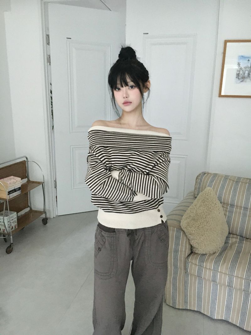 button kitty knit