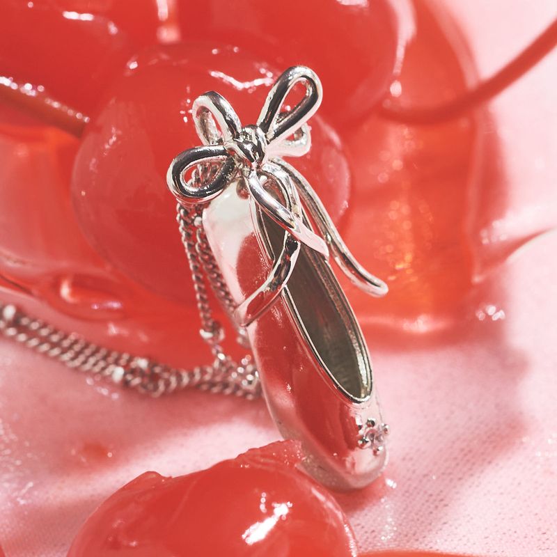 BALLERINA NECKLACE