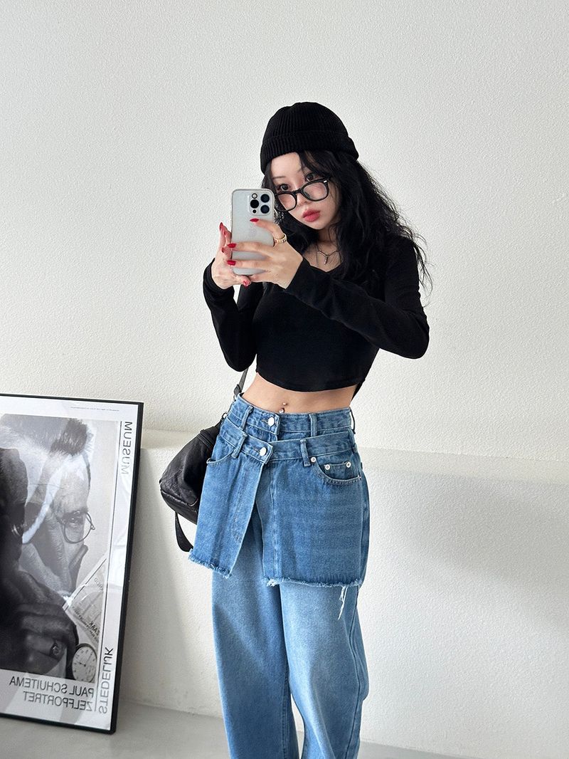 It's soft. A long-sleeved cropped shirt