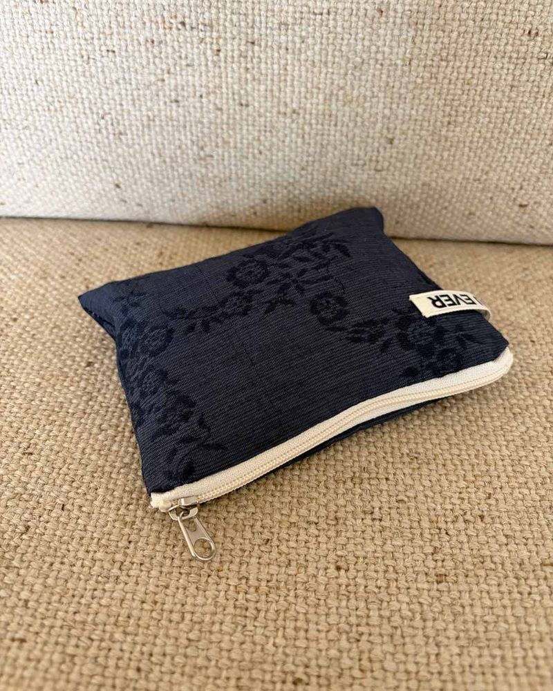 Linen floral flat pouch - navy , M size