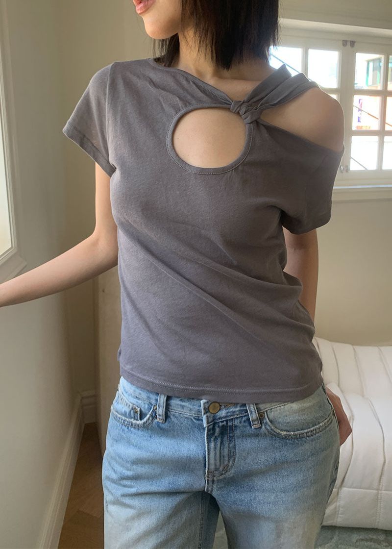 eon(イオエン)の「TWIST HOLE HALF TEE (4color)(Tops)」