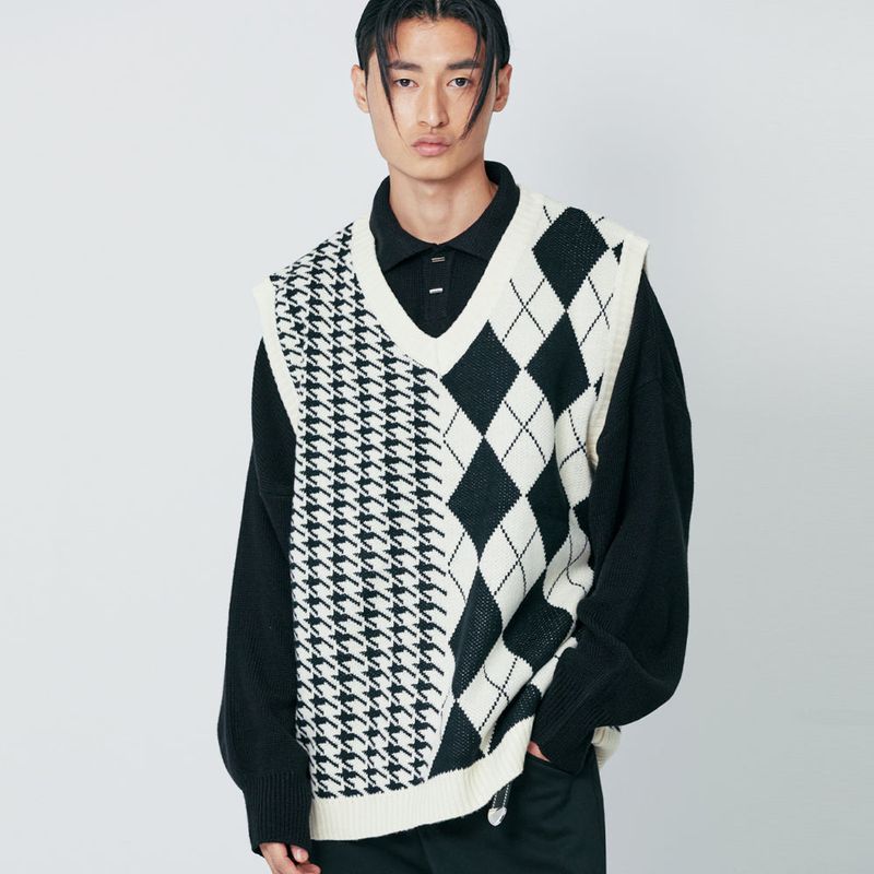S SY（エスエスワイ）の「ARGYLE & HOUND CHECK KNIT VEST BLACK（Tops）」