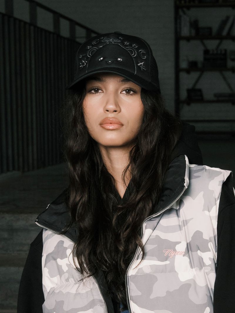 DALGOMM TRUCKER CAP (BLACK)