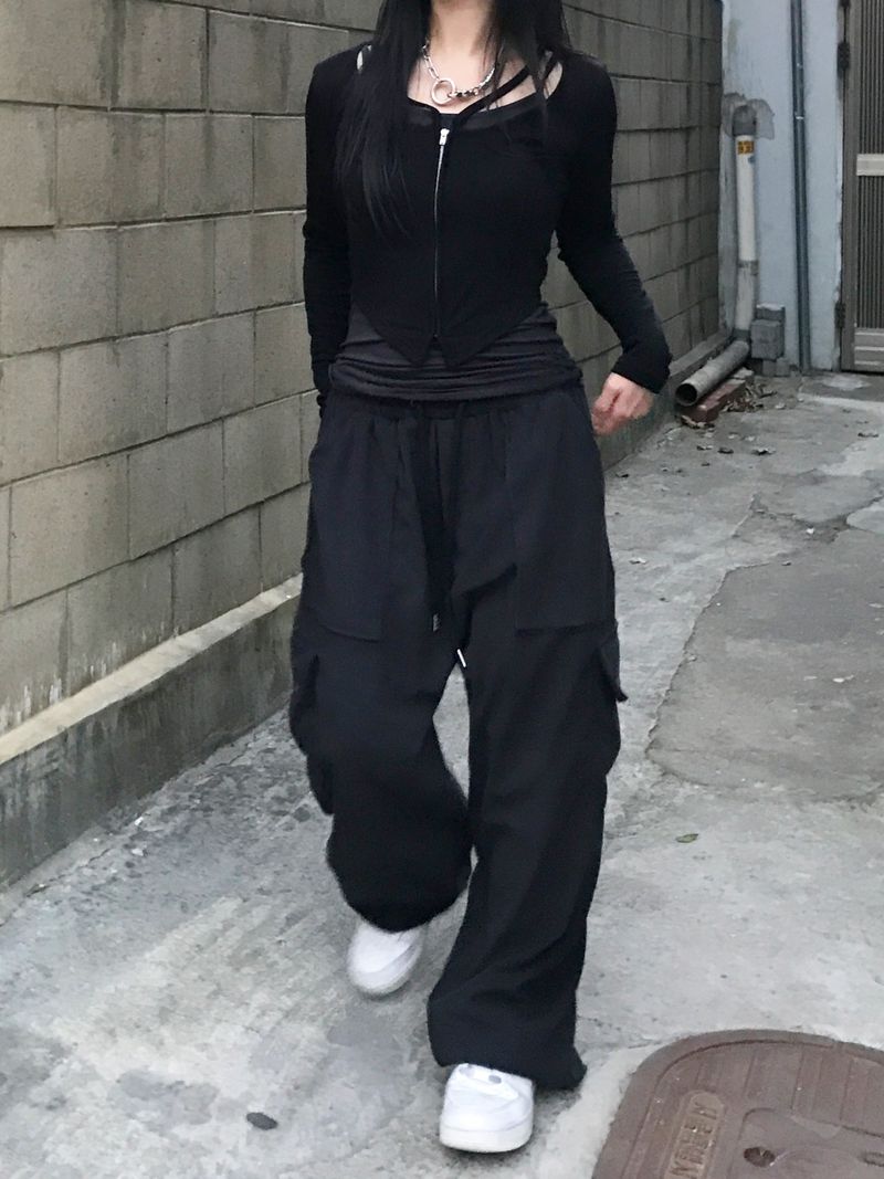 Unique V-Strap Zipper Slim T-Shirt