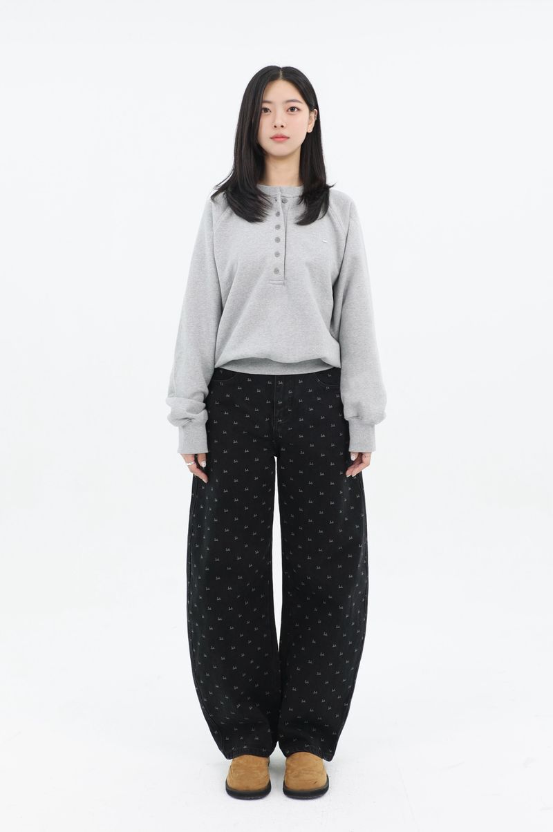 CLOUD FLEECE RIBBON PRINTED CURVED FIT DENIM_BLACK code 26010-1