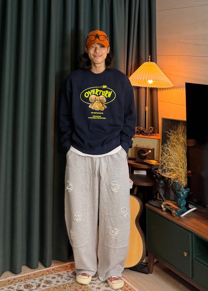 virstyle（ビルスタイル）の「Overton Bear Sweatshirt 4COLOR（Tops）」