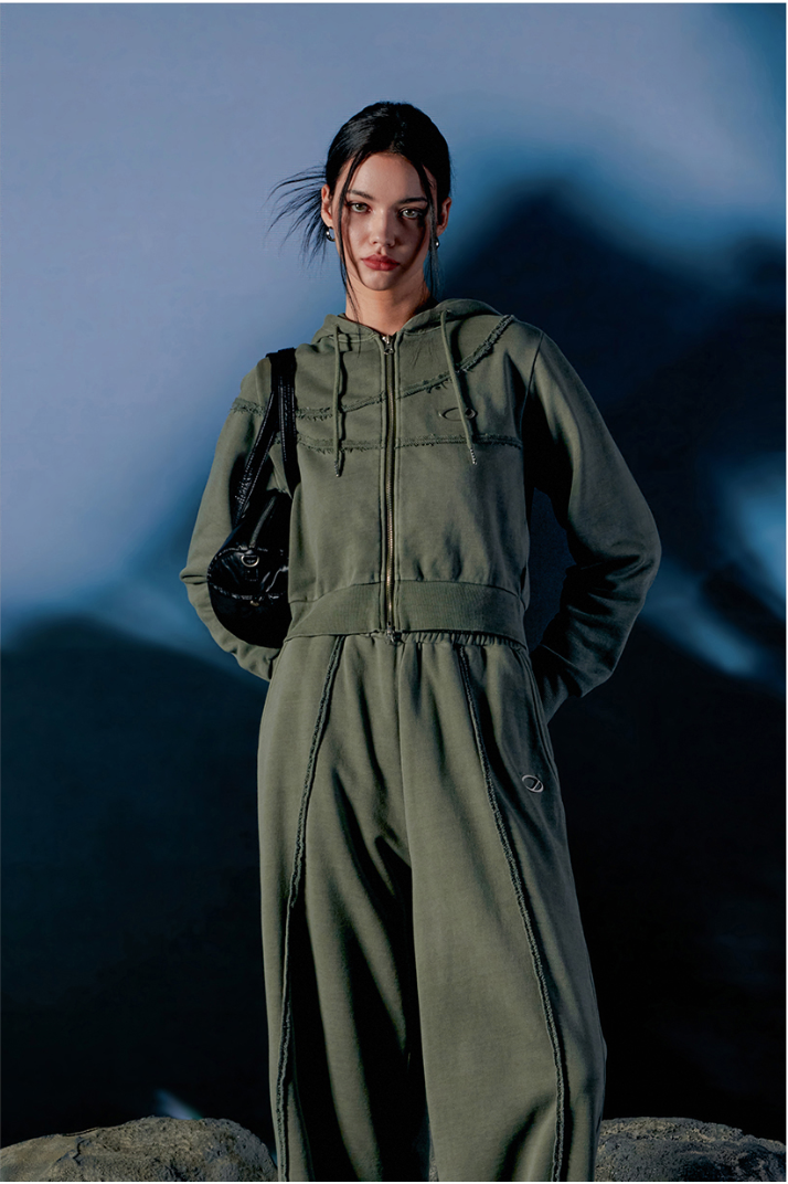 ODDSTUDIO（オッドスタジオ）の「Pigment Cut-Off Hoodie Zip-Up（Tops）」