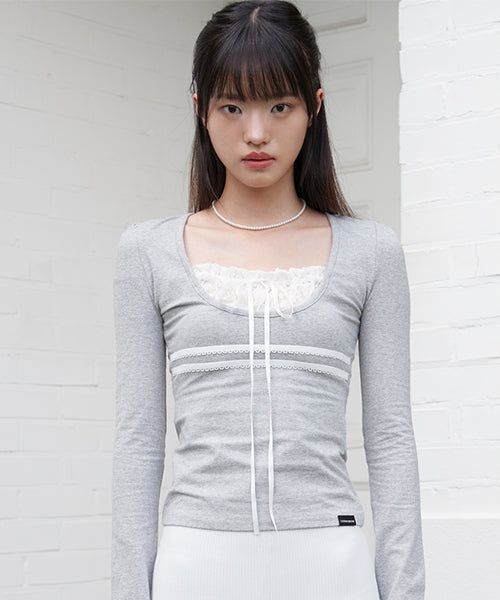 ZIZEMUSEUM（ジゼミュージアム）の「LACE RIBBON TOP (GRAY)（Tops）」