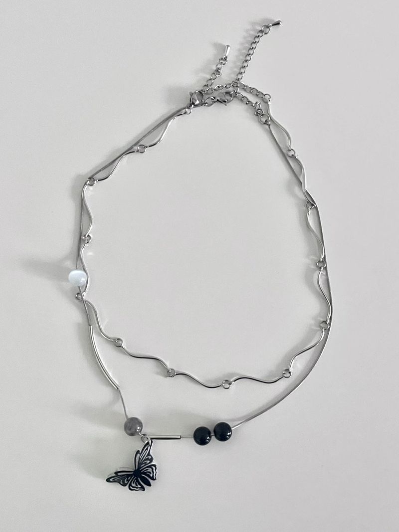 Mariposa necklace