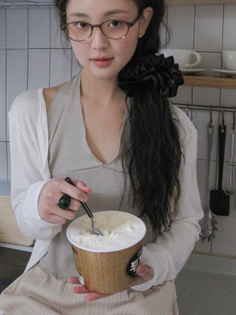After Frill Scrunchie (Black)