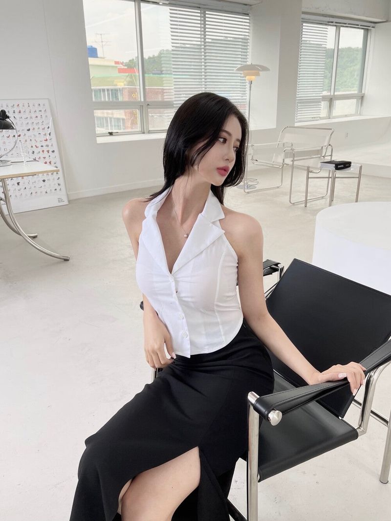 120. Straight halter shirt