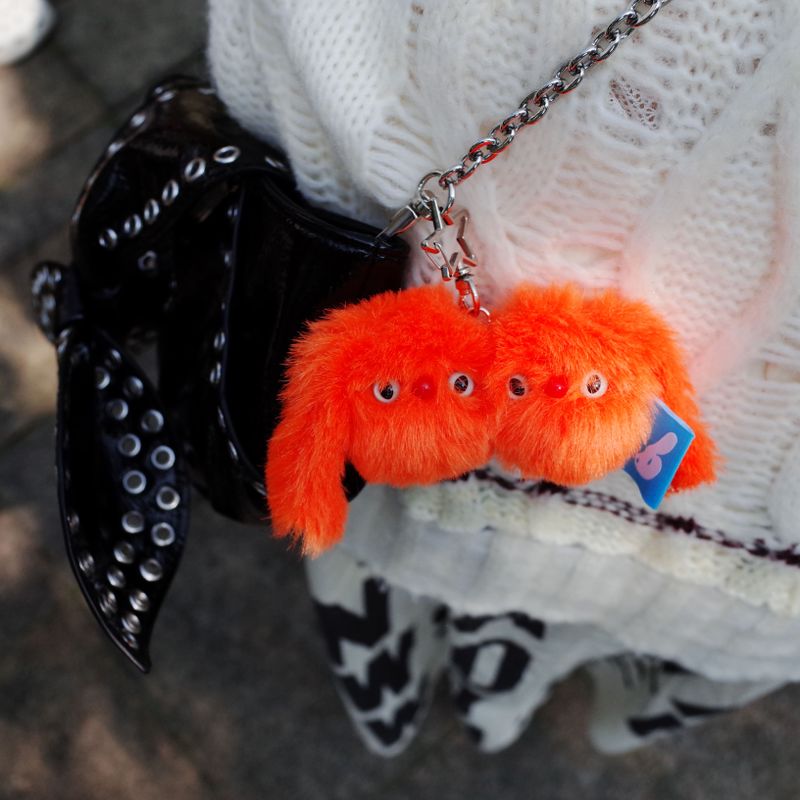 ALIEN PUPPY KEYCHAIN - Dioscuri Pie