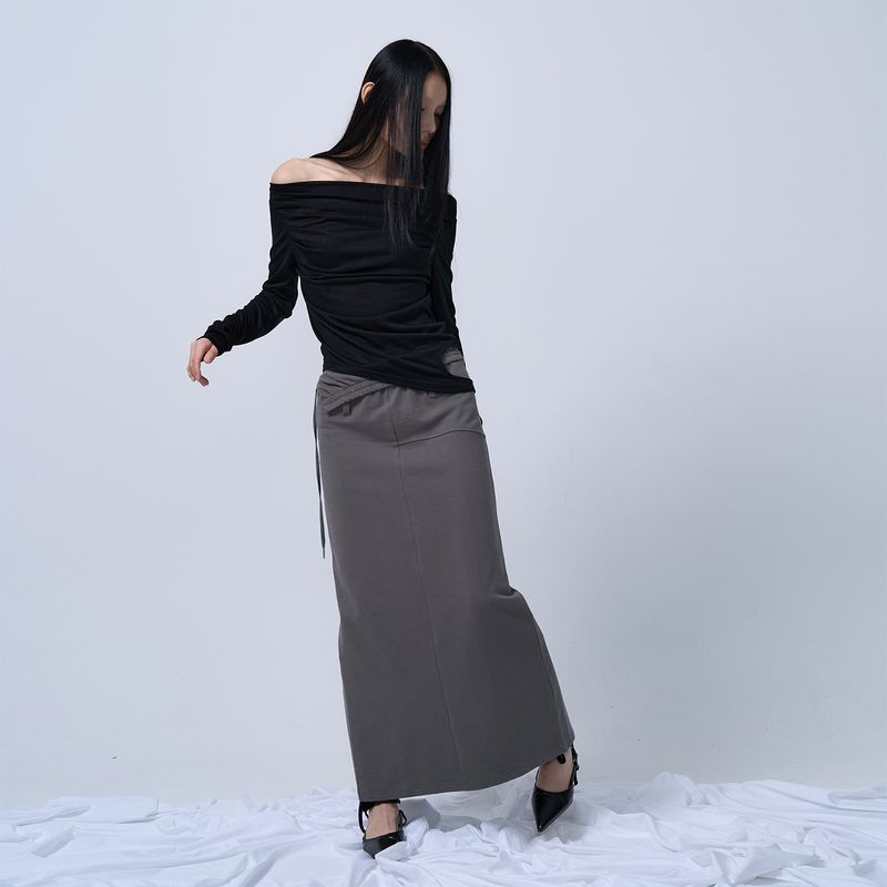 ZIZEMUSEUM（ジゼミュージアム）の「FOLDING WAIST BAND MAXI SKIRT (CHARCOAL KHAKI)（Skirts）」