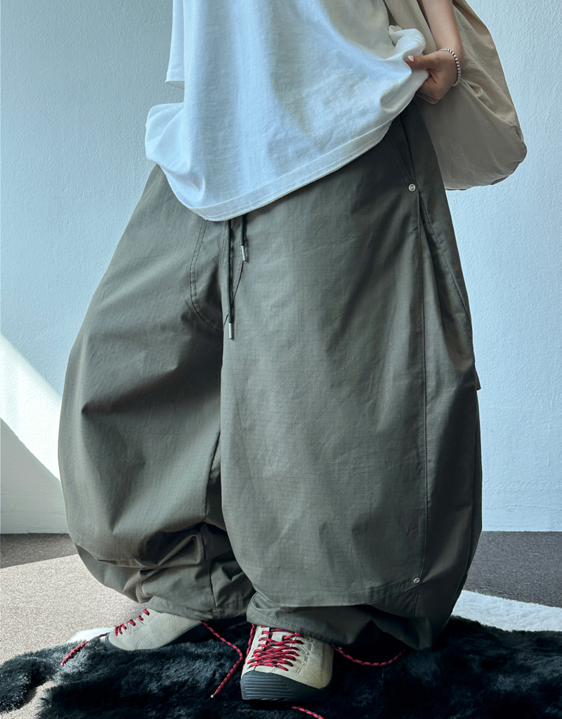 BACK ZIP HIP CAPPER BALLOON BIG LONG PANTS 💚🐣 - 3 COLORS