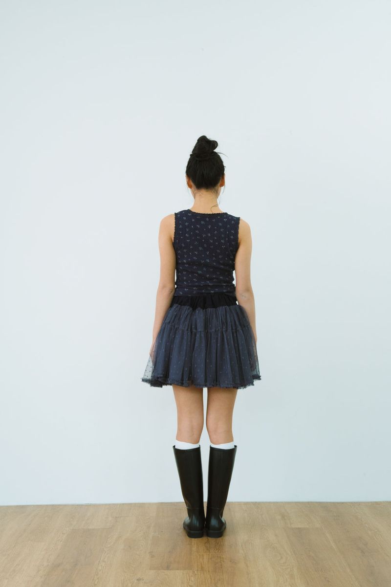 FLOWER EYELET LACE UP TOP