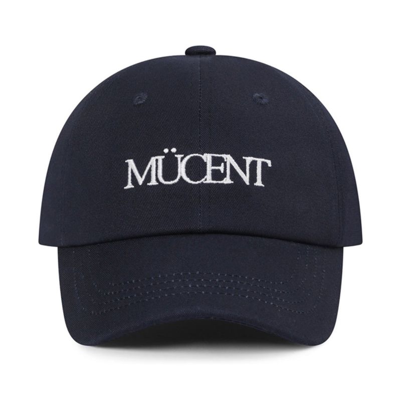 MUCENT（ムセント）の「MUCENT シグニチャーレタリングロゴボールキャップ（帽子）」