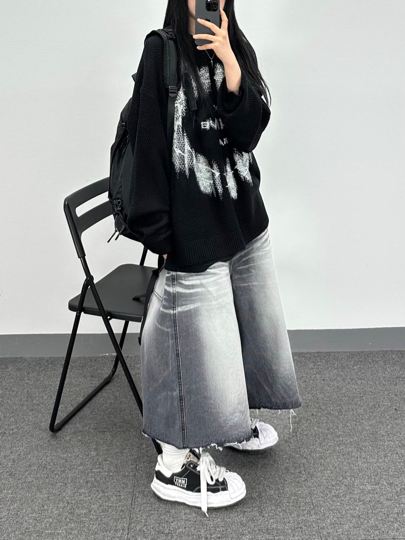 vertical embo half pants